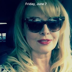 Meet your Posher, Debra